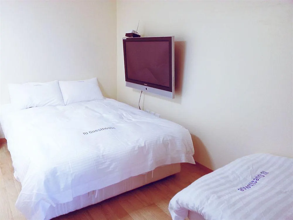 Iu Guest House Myeongdong Seoul