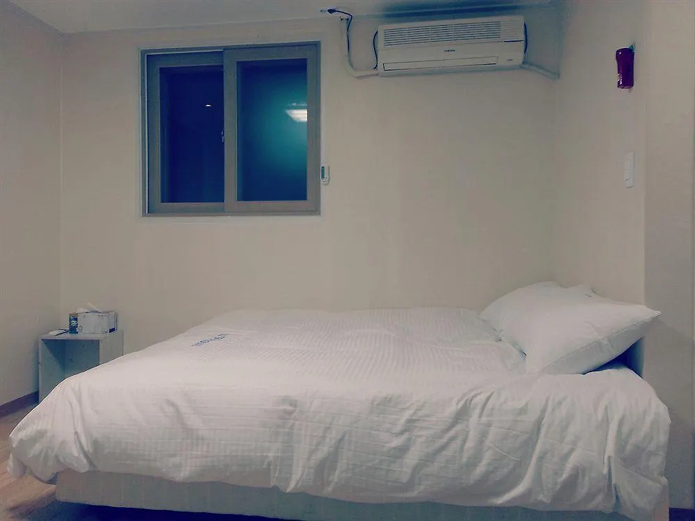 Iu Guest House Myeongdong Seoul