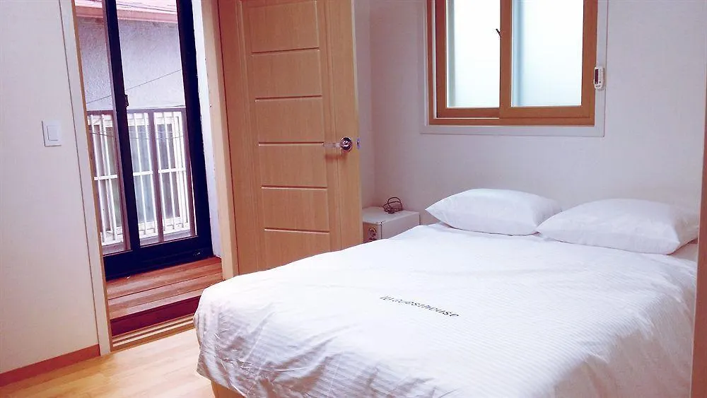 Iu Guest House Myeongdong Seoul
