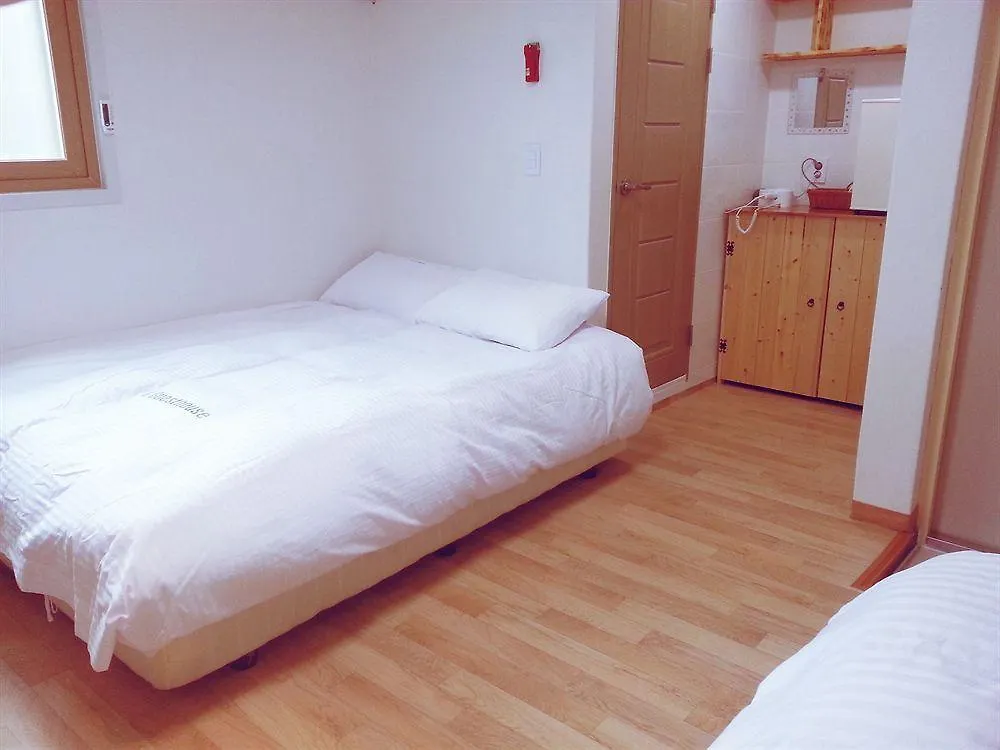Iu Guest House Myeongdong Seoul