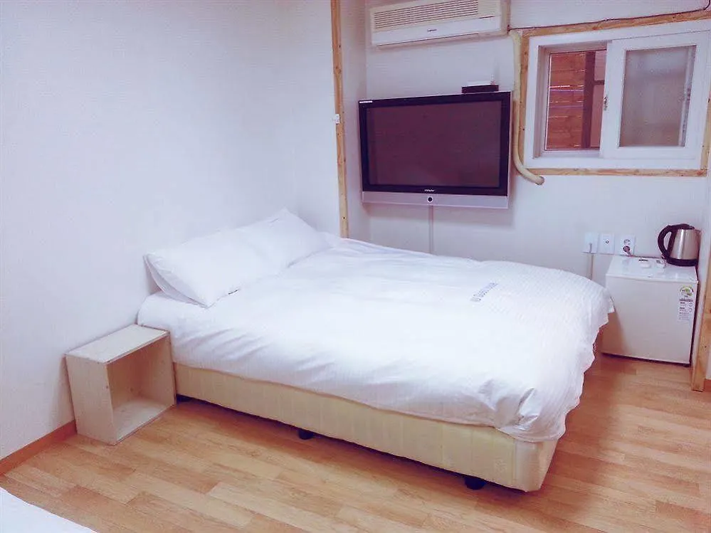 Iu Guest House Myeongdong Seoul